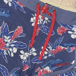 Patagonia Scallop Hem Stretch Wayfarer Boardshorts Men's 38 Floral Blue 8"